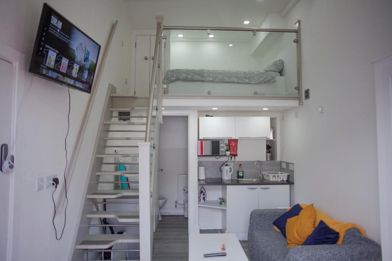 Modern & Stylish Studio In Reading Centre Exterior photo